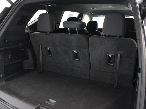 Used 2025 Chevrolet Traverse LT AWD/4WD image 16