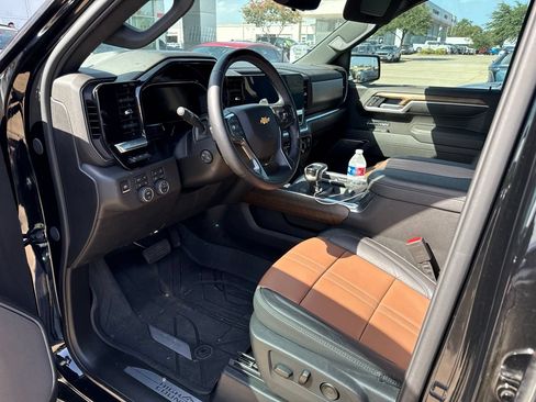 Used 2026 Chevrolet Silverado 1500 High Country AWD/4WD image 6