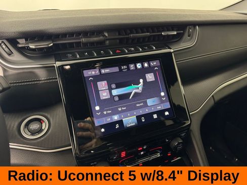 Used 2023 Jeep Grand Cherokee Altitude image 14