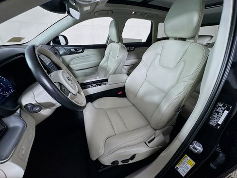 Used 2019 Volvo XC60 T5 Momentum w/ Multimedia Package AWD/4WD image 15