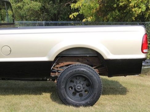 Used 2000 Ford F350 Lariat image 4