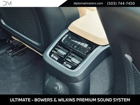 Used 2024 Volvo XC90 T8 Ultimate AWD/4WD image 24