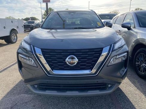 Used 2021 Nissan Rogue SL w/ Premium Package image 2