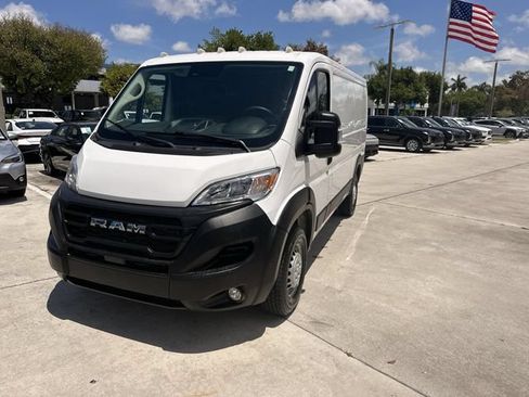 Used 2025 RAM ProMaster 2500 w/ Convenience Group FWD image 21