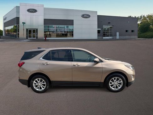Used 2019 Chevrolet Equinox LT w/ Driver Convenience Package FWD image 10