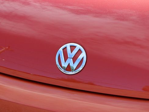 Used 2016 Volkswagen Beetle 1.8T SE FWD image 12
