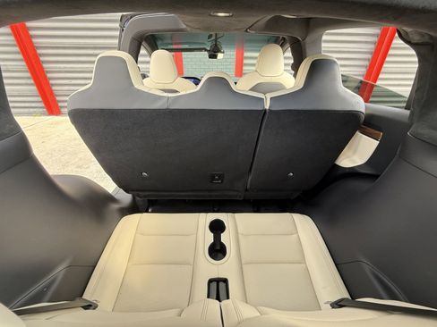 Used 2023 Tesla Model X image 12