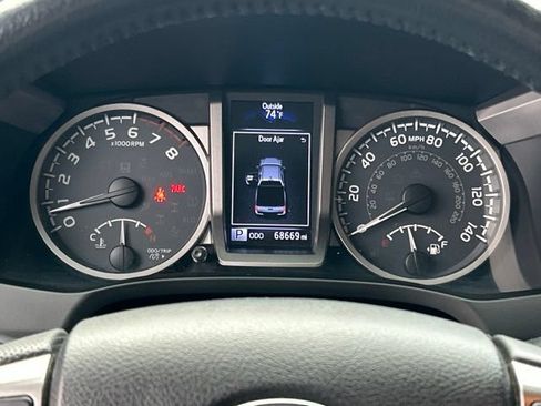 Used 2019 Toyota Tacoma SR5 AWD/4WD image 45