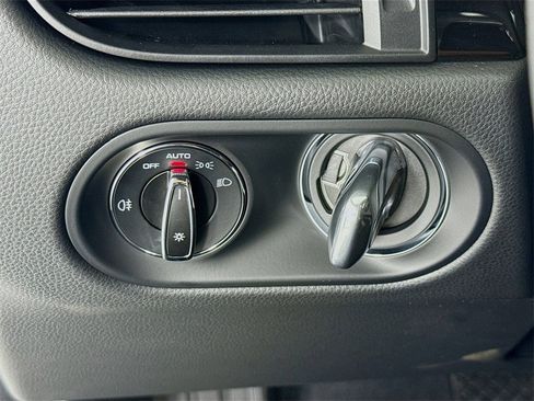 New 2026 Porsche Macan image 14