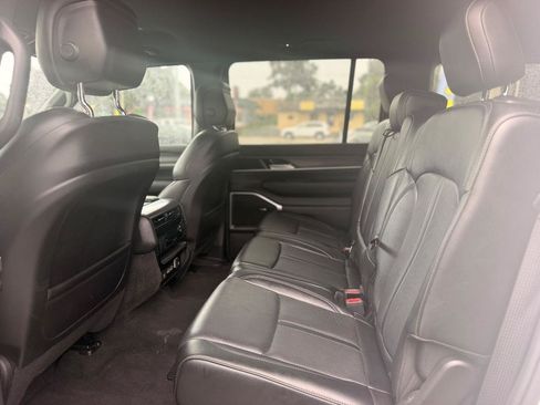 Used 2024 Jeep Wagoneer Series II w/ Flexible Seating Group RWD image 12