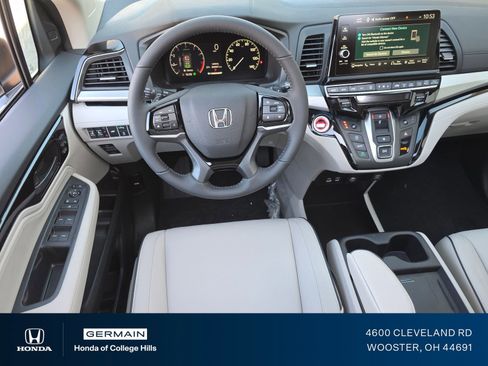 New 2026 Honda Odyssey Touring image 4