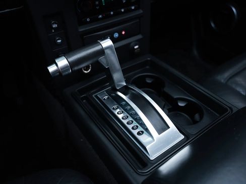 Used 2005 HUMMER H2 w/ Preferred Equipment Group AWD/4WD image 48