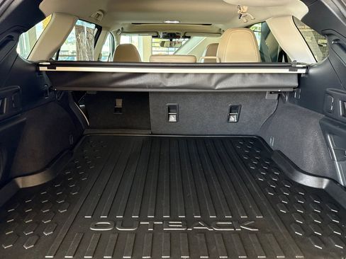 Certified 2025 Subaru Outback Limited image 14