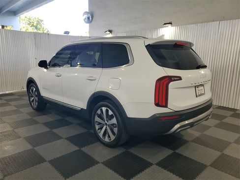 Certified 2022 Kia Telluride EX w/ EX Premium Package image 4