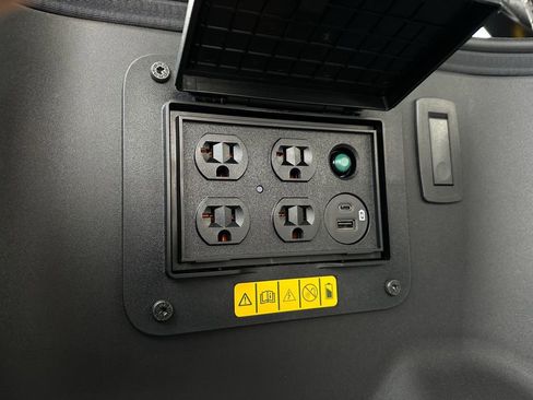 New 2025 Ford F150 Lightning XLT image 74