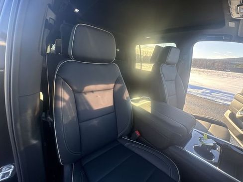 New 2026 Chevrolet Suburban Premier AWD/4WD image 29