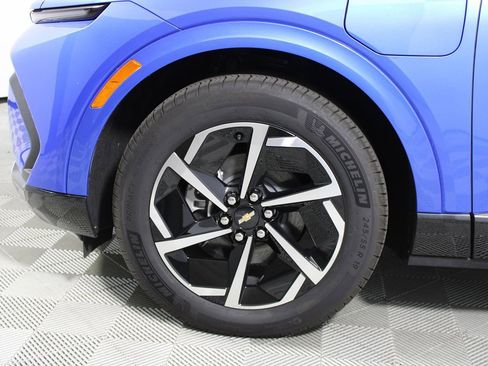 Used 2024 Chevrolet Equinox EV LT image 31