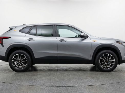 Used 2025 Chevrolet TrailBlazer LT image 11