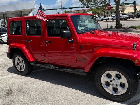 Used 2014 Jeep Wrangler Unlimited Sport w/ Connectivity Group AWD/4WD image 3