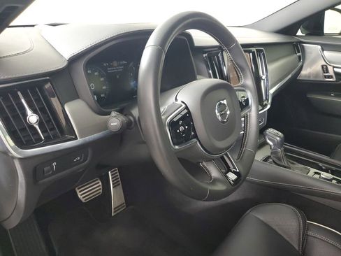 Used 2020 Volvo S90 T6 R-Design image 24