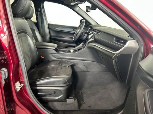 Used 2023 Jeep Grand Cherokee Altitude image 29