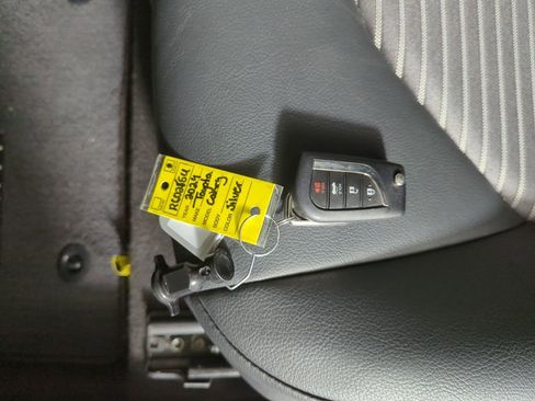 Used 2024 Toyota Camry SE image 23