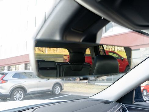 Used 2022 Jeep Grand Cherokee Limited 4xe w/ Luxury Tech Group II image 26