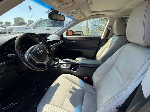 Used 2013 Lexus ES 350 w/ Luxury Pkg FWD image 10