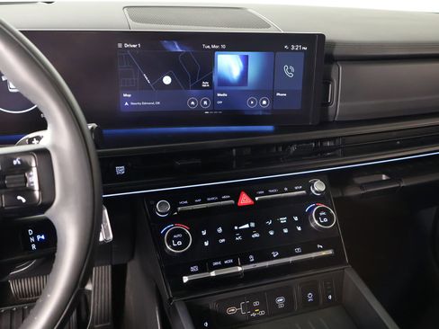 Used 2025 Hyundai Santa Fe Calligraphy image 5