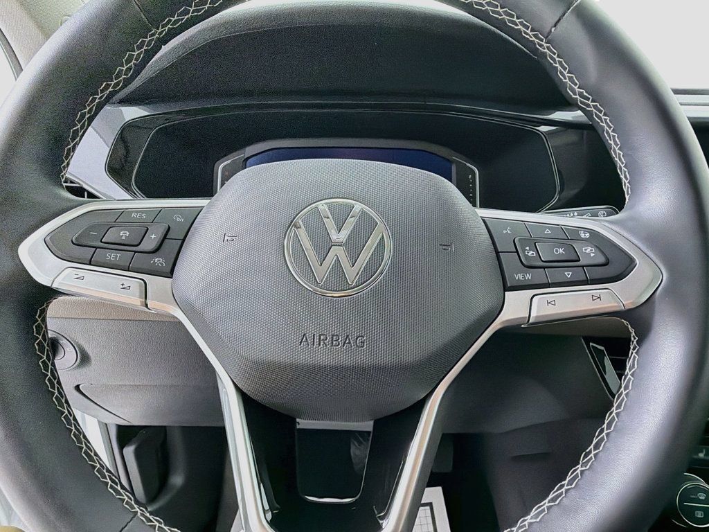 Used 2022 Volkswagen Taos SEL AWD/4WD image 11