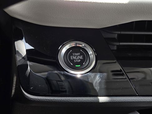 New 2025 Buick Envision Avenir image 11