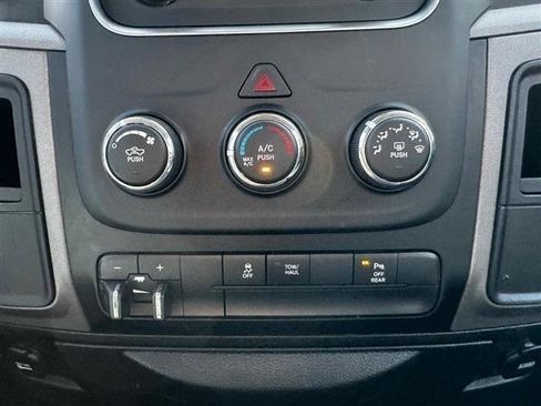 Used 2018 RAM 3500 Tradesman w/ Chrome Appearance Group RWD image 31