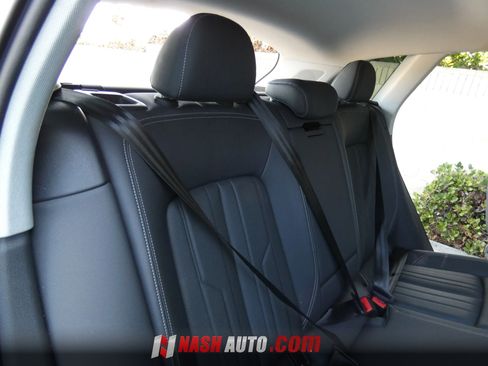 Used 2021 Audi e-tron Premium Plus AWD/4WD image 36