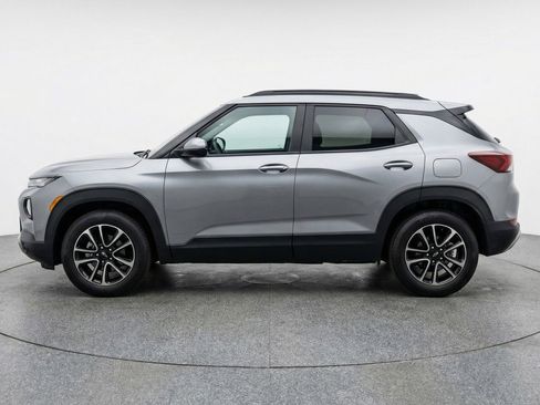 Used 2025 Chevrolet TrailBlazer LT image 5