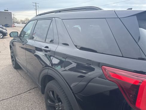Used 2020 Ford Explorer ST w/ ST Street Pack image 16