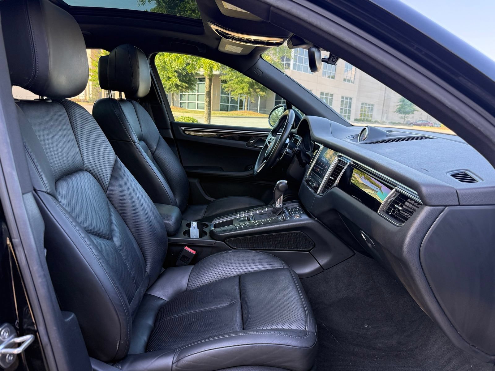 Used 2018 Porsche Macan S AWD/4WD image 34