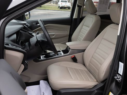 Used 2019 Ford Escape SEL image 23