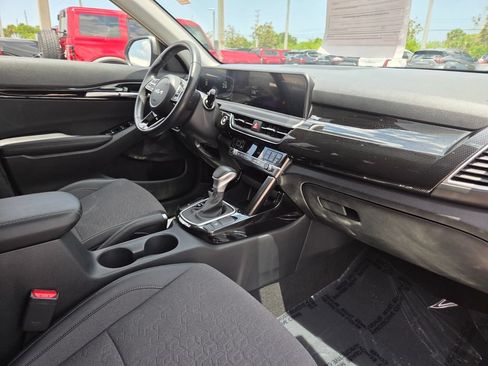 Used 2025 Kia Seltos S FWD image 13