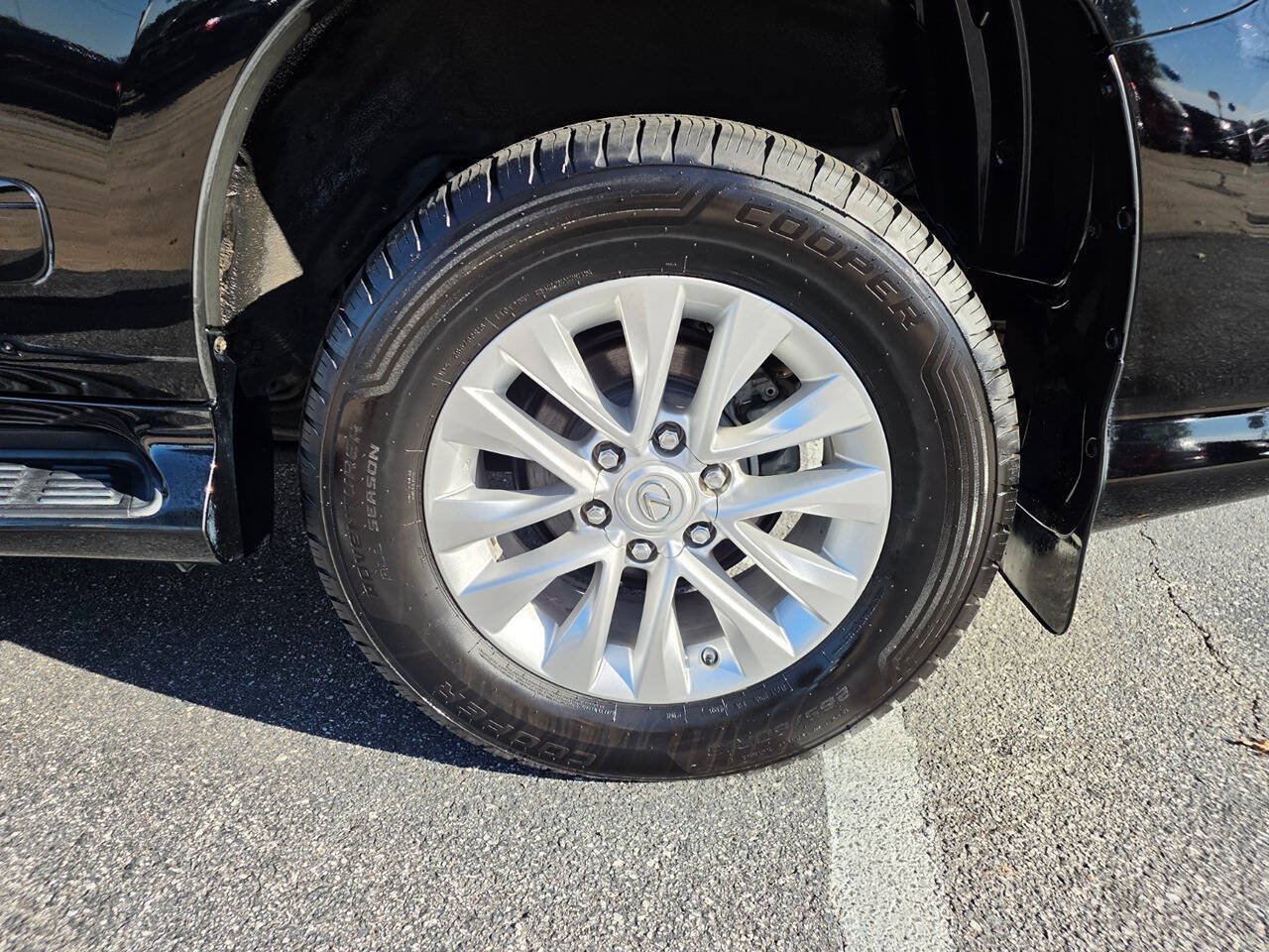 Used 2015 Lexus GX 460 w/ Premium Package AWD/4WD image 11