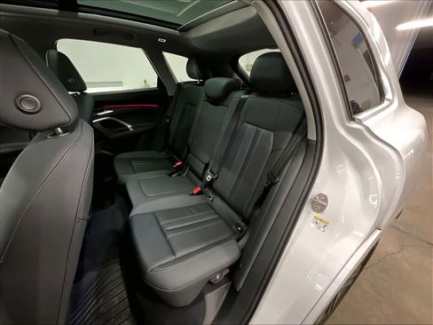 Certified 2025 Audi Q5 Premium w/ Convenience Package image 27