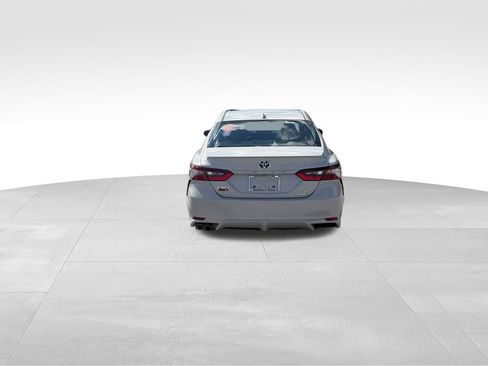 Used 2023 Toyota Camry SE w/ Cold Weather Package FWD image 5