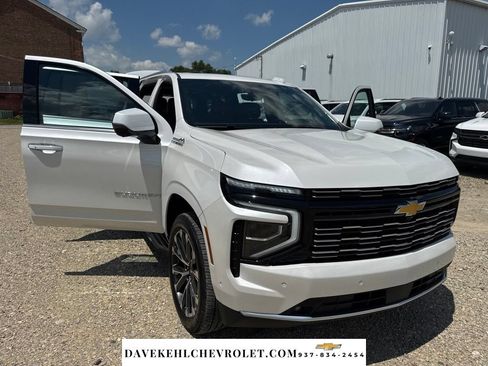 Used 2025 Chevrolet Suburban High Country w/ Sun And Tow Package AWD/4WD image 16