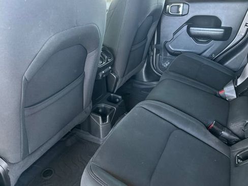 Certified 2022 Jeep Gladiator Sport AWD/4WD image 12