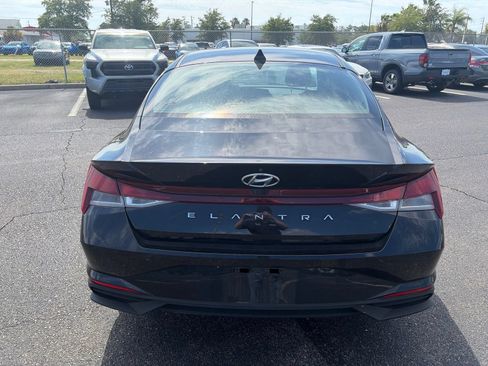 Used 2022 Hyundai Elantra SEL w/ Convenience Package FWD image 6