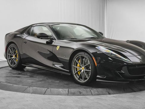 Used 2022 Ferrari 812 GTS image 59