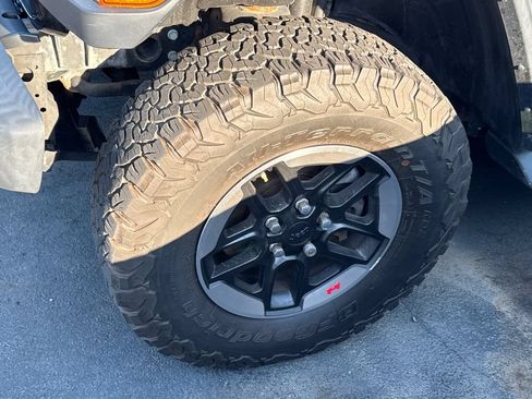 Used 2020 Jeep Wrangler Unlimited Rubicon w/ Dual Top Group AWD/4WD image 9
