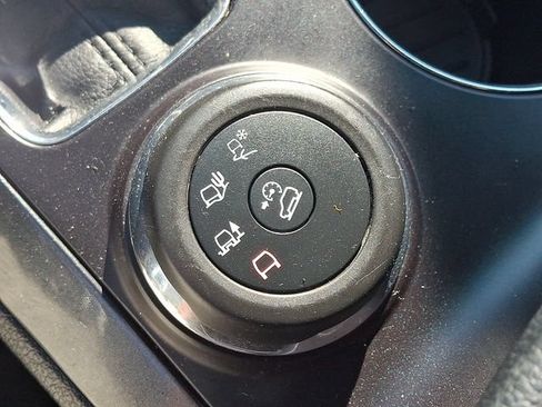 Used 2017 Ford Explorer XLT AWD/4WD image 24