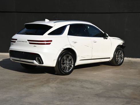 Used 2025 Genesis GV70 2.5T AWD/4WD image 5