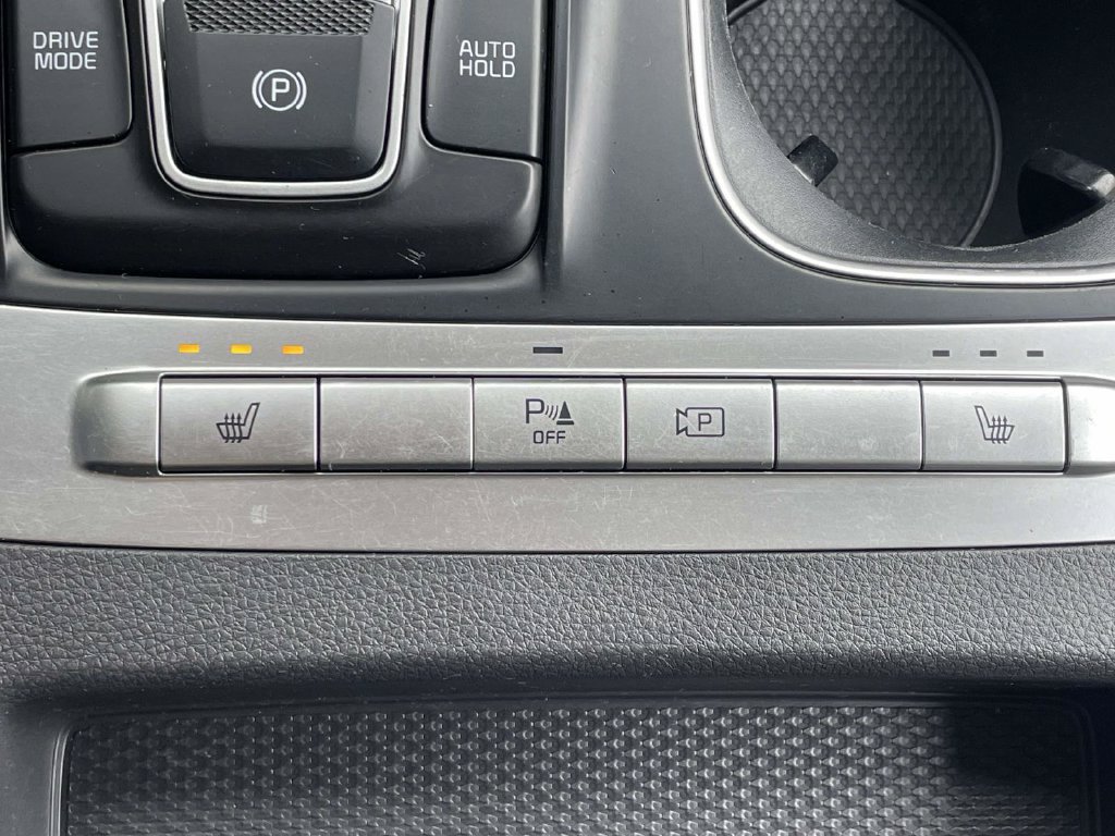 Used 2024 Kia Carnival LX FWD image 31