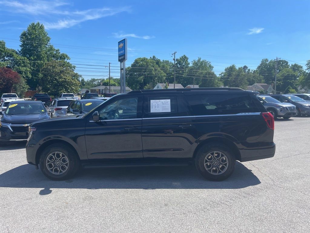 Used 2025 Ford Expedition Max Active AWD/4WD image 43